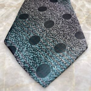 Howard Behar Tie